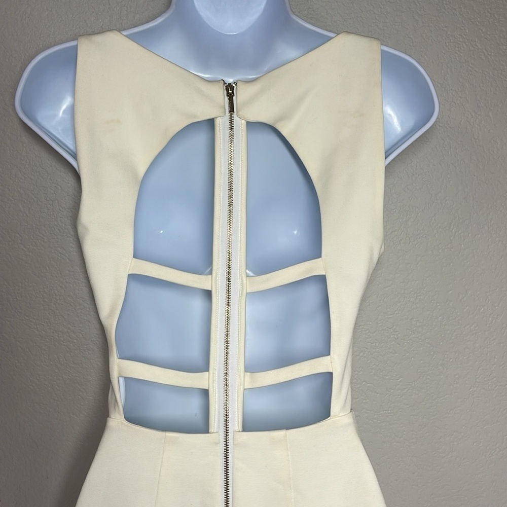 Bebe V-Neck Sleeveless Sheer Mesh Panels Ivory Fitted Dress Open Back Size XXS - Picture 3 of 12
